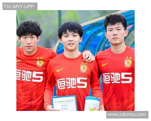 新一届足球明星崛起，年轻天才引领未来赛场风潮